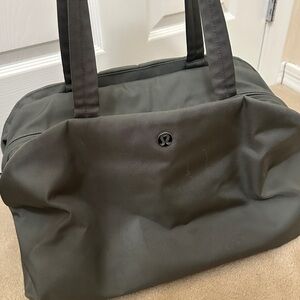 lululemon athletica women duffle bag